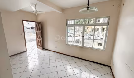 Casa Residencial de 120m² com 3 quartos sendo 1 suíte no bairro Jardim Cidade de Florianópolis.