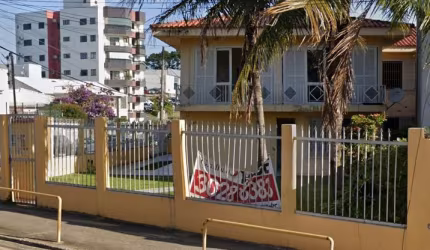 CASA EM FLORIANÓPOLIS