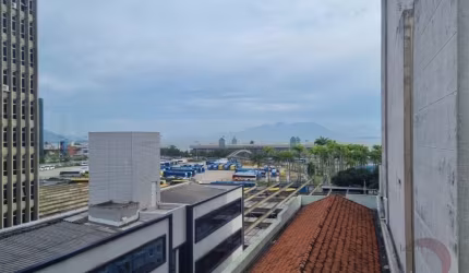 PRÉDIO Á VENDA