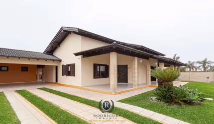Casa 04 dormitórios venda Praia Paraíso Torres