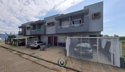 Sobrado geminado 2 suítes venda Torres