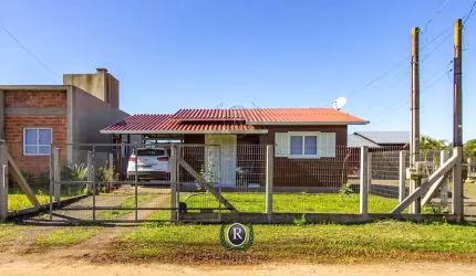 Casa 2 dormitórios venda Torres RS Vila São João