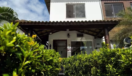 Casa em condominio 157m2, 4 quartos e terreno de 200m2 em Abrantes- Camaçari/Bahia