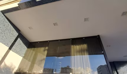 Cód. 420/27027 Costa Azul 2/4 com suíte Reformado e Vista mar