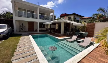 Cód. 498/3034 Vilas do Atlântico Casa com 4/4 Reformada e Piscina Privativa