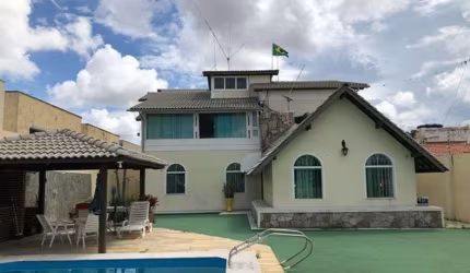 Cód. 361 Ipitanga Casa com 4 suítes e 7 vagas Com Piscina e Vista Mar