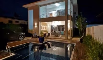 Casa 4 quartos em condomínio na Avenida Priscila Dutra / Lauro de Freitas - BA
