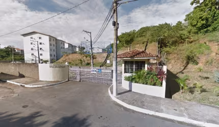 Cód. 139 Mata Escura 2/4 Vazio e 2º Andar no Cond. Vale do Bosque