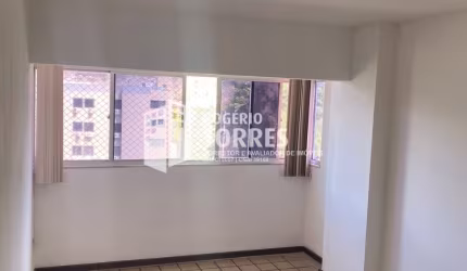 Apartamento à venda de 3/4 com varanda e garagem no Acupe de Brotas