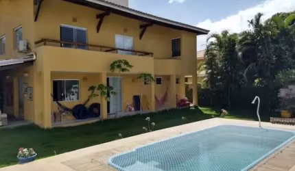 Cód. 590 Piatã Casa com 5/4, sendo 2 suítes e Piscina Privativa