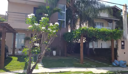 Cód. 577 Abrantes Casa com 3/4 sendo um suíte com Varanda