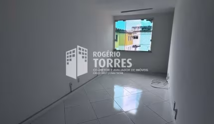 Apartamento a venda de 2/4 com área serviço no Cond. Jardim das Limeiras III em Canabrava
