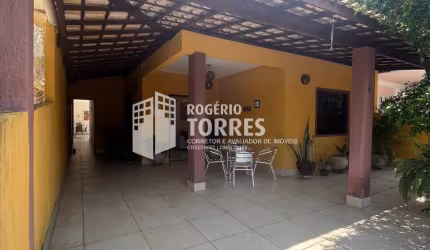 Casa triplex a venda de 4/4, 2 suítes e garagens + terraço na PRAIA DO FLAMENGO