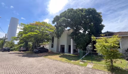 Cód. 276 Abrantes Casa Duplex Alto Padrão com 5/4 sendo 2 suítes