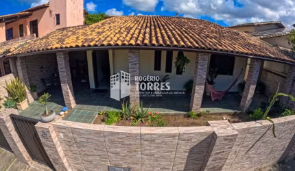 Casa Térrea a venda de 4/4 sendo 2 suítes + anexo com 1 suíte, no Cond. Jardim Placaford em Piatã