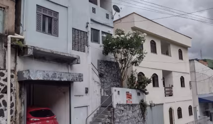 Cód. 46 Brotas Casa com 3 pavimentos, sendo 7/4, além de laje com cobertura