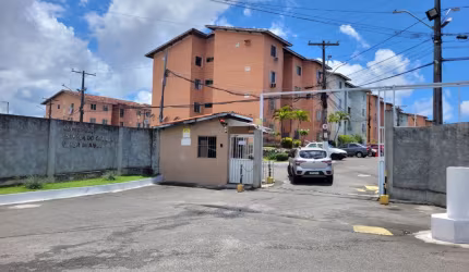 Cód. 003 Cabula 2/4 em Condomínio Fechado 1º Andar