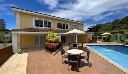 Cód. 528 Piatã Casa 4/4 sendo 2 suítes com Piscina e 4 vagas