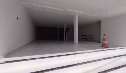 Sala comercial no centro de Lauro de Freitas