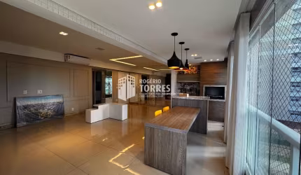 Apartamento a venda de 2/4, 1 suíte + home office, varanda com ilha e churrasqueira e 2 garagens soltas no GREENVILLE
