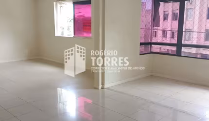 Apartamento a venda de 3/4, 1 suíte + dependência e 2 garagens no RIO VERMELHO