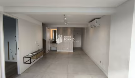 Apartamento Cobertura Duplex a venda de 2/4, 1 suíte e 2 garagens em ALPHAVILLE