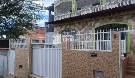 Vendo casa de 3/4 sendo 1 suíte e 2 vagas de garagem em Castelo Branco