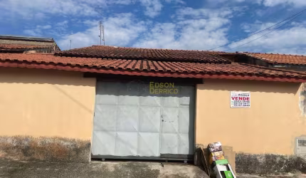 Casa com 4 quartos à Venda, Vila São Benedito - Pindamonhangaba