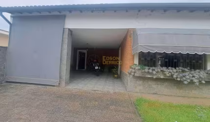 Casa com 3 quartos à Venda, Centro - Pindamonhangaba