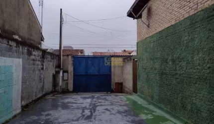 Casa com 3 quartos, Residencial e Comercial Vila Verde - Pindamonhangaba
