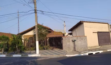 Casa com 3 dormitórios à venda, 176 m² por R$ 680.000 - Parque São Domingos - Pindamonhangaba/SP