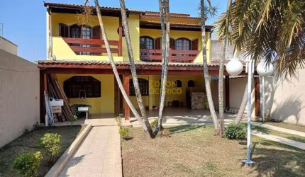 Sobrado à venda, 216 m² por R$ 875.000,00 - Vila Bourghese - Pindamonhangaba/SP