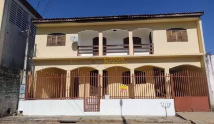 Sobrado com 4 quartos à Venda, Loteamento Residencial Andrade - Pindamonhangaba