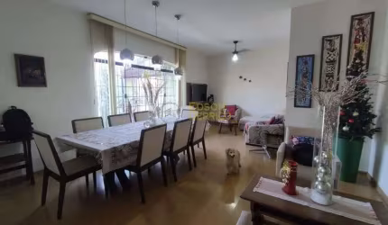 Casa com 4 dormitórios à venda, 252 m² por R$ 848.000,00 - São Benedito - Pindamonhangaba/SP