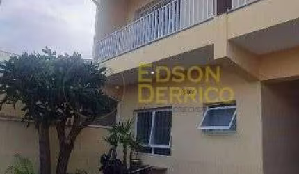 Sobrado com 3 quartos à Venda, Bela Vista - Pindamonhangaba