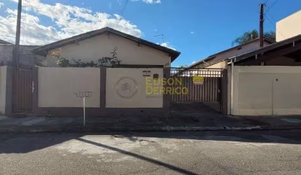 Casa com 3 dormitórios à venda, 191 m² por R$ 320.000 - Campo Alegre - Pindamonhangaba/SP