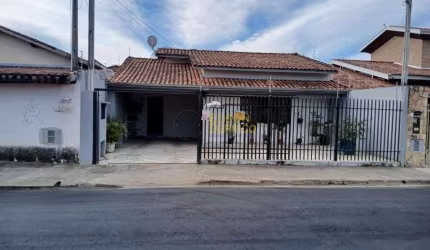 Casa com 3 quartos à Venda, R$ 550.000,00 Jardim Rosely - Pindamonhangaba