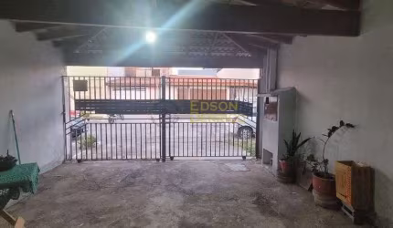 Casa com 2 dormitórios à venda, 116 m² por R$ 230.000,00 - Mombaça - Pindamonhangaba/SP