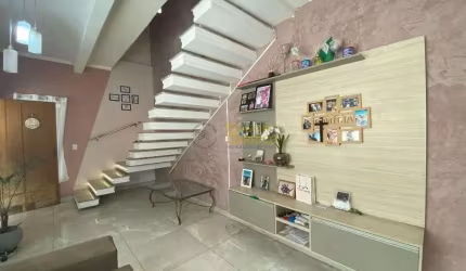 Sobrado à venda, 350 m² por R$ 700.000,00 - São Benedito - Pindamonhangaba/SP