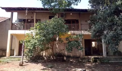 Sobrado com 4 dormitórios à venda, 341 m² por R$ 950.000,00 - Centro - Pindamonhangaba/SP