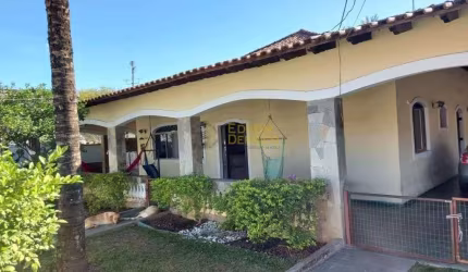 Casa com 3 dormitórios à venda, 560 m² por R$ 930.000 - Santana - Pindamonhangaba/SP