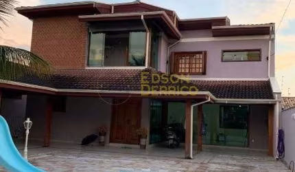 Sobrado com 4 quartos à Venda, Jardim Residencial Doutor Lessa - Pindamonhangaba
