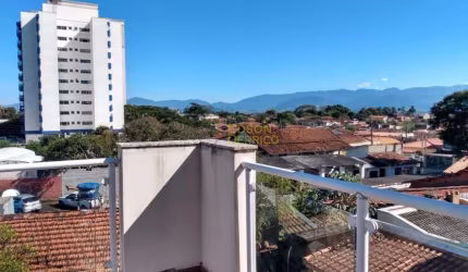 Sobrado com 4 dormitórios à venda, 248 m² por R$ 700.000,00 - Santana - Pindamonhangaba/SP