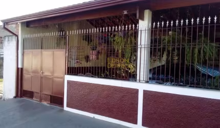 Casa com 6 dormitórios à venda, 247 m² por R$ 550.000,00 - Parque São Domingos - Pindamonhangaba/SP