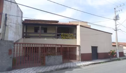Sobrado à venda, 300 m² por R$ 850.000,00 - Santana - Pindamonhangaba/SP