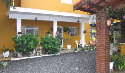 Casa com 4 quartos à Venda, Santana - Pindamonhangaba