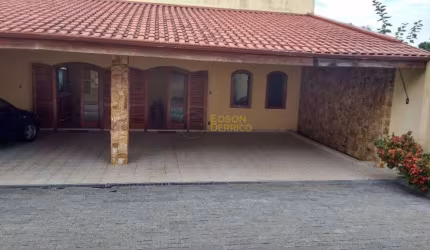 Casa residencial à venda, Santana, Pindamonhangaba.