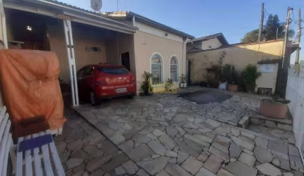 Casa com 3 dormitórios à venda, 153 m² por R$ 395.000 - Vila Rica - Pindamonhangaba/SP
