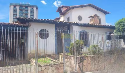 Sobrado com 4 dormitórios à venda, 256 m² por R$ 1.290.000,00 - Centro - Pindamonhangaba/SP