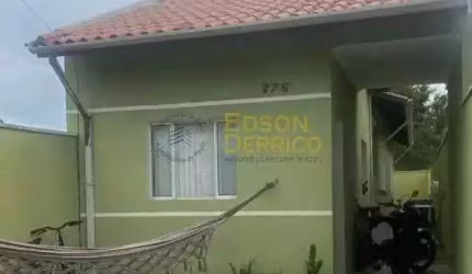 Casa á venda com 2 quartos, Residencial e Comercial Laerte Asumpção - Pindamonhangaba